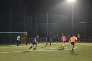 Zawodnicy grający na orliku w Lipuszu, uczestniczy w cyklu GP Lipusza 2021