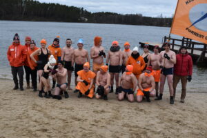 Zdjęcie Morsów nad jeziorem Skrzynki Duże w Nowym Karpnie