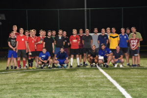 Zdjęcie grupowe wszystkich zawodników turnieju piłki nożnej