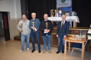 zdjęcie nagrodzenia zwycięzców zawodów VII Grand Prix Pomorza w skacie sportowym